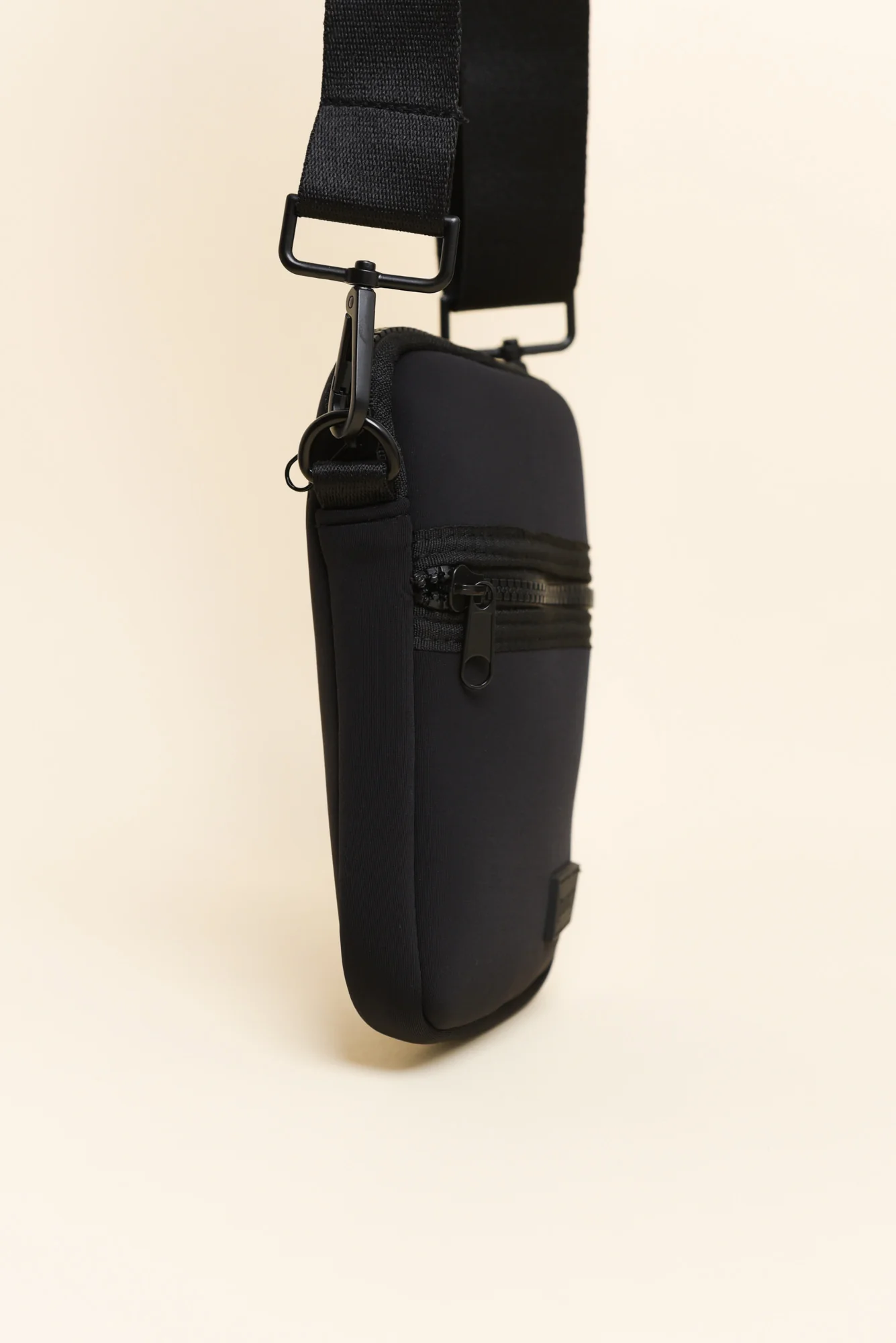Andie Black Neoprene Phone Bag - Image 2