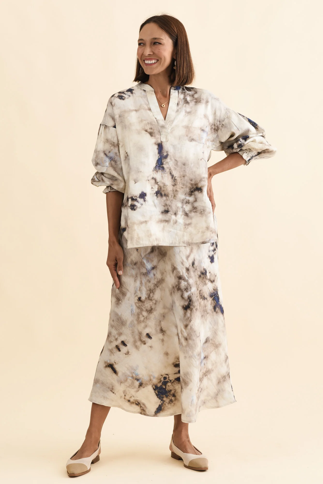 Curio Taupe Abstract Linen Blouse - Image 6