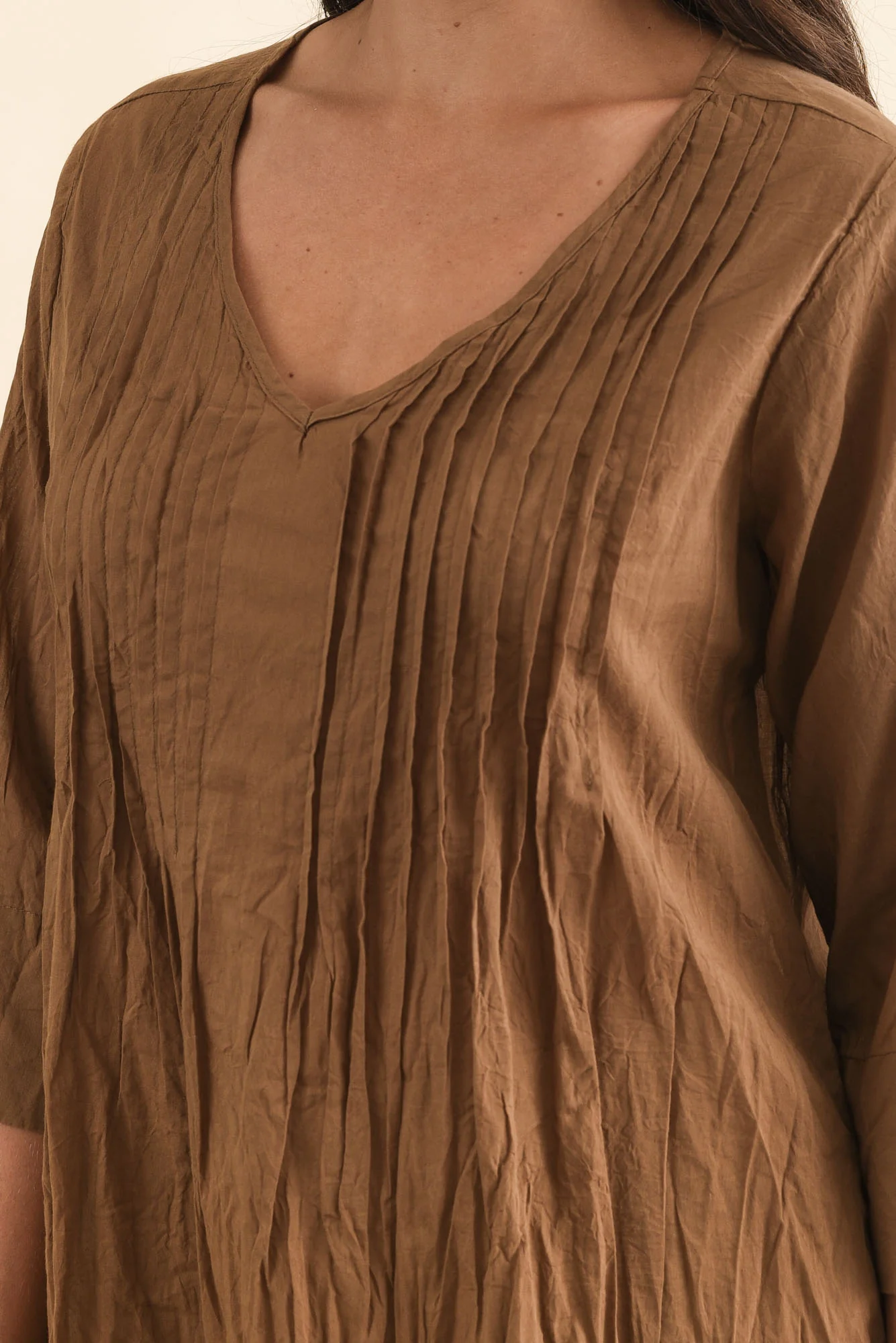 Fia Mocha Sleeved Crinkle Cotton Top - Image 5