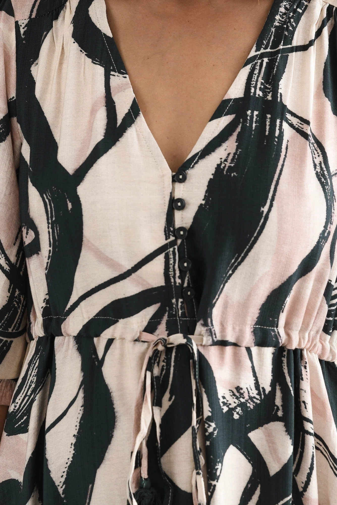 Gilda Black Brush Stroke Tie Dress - Image 5