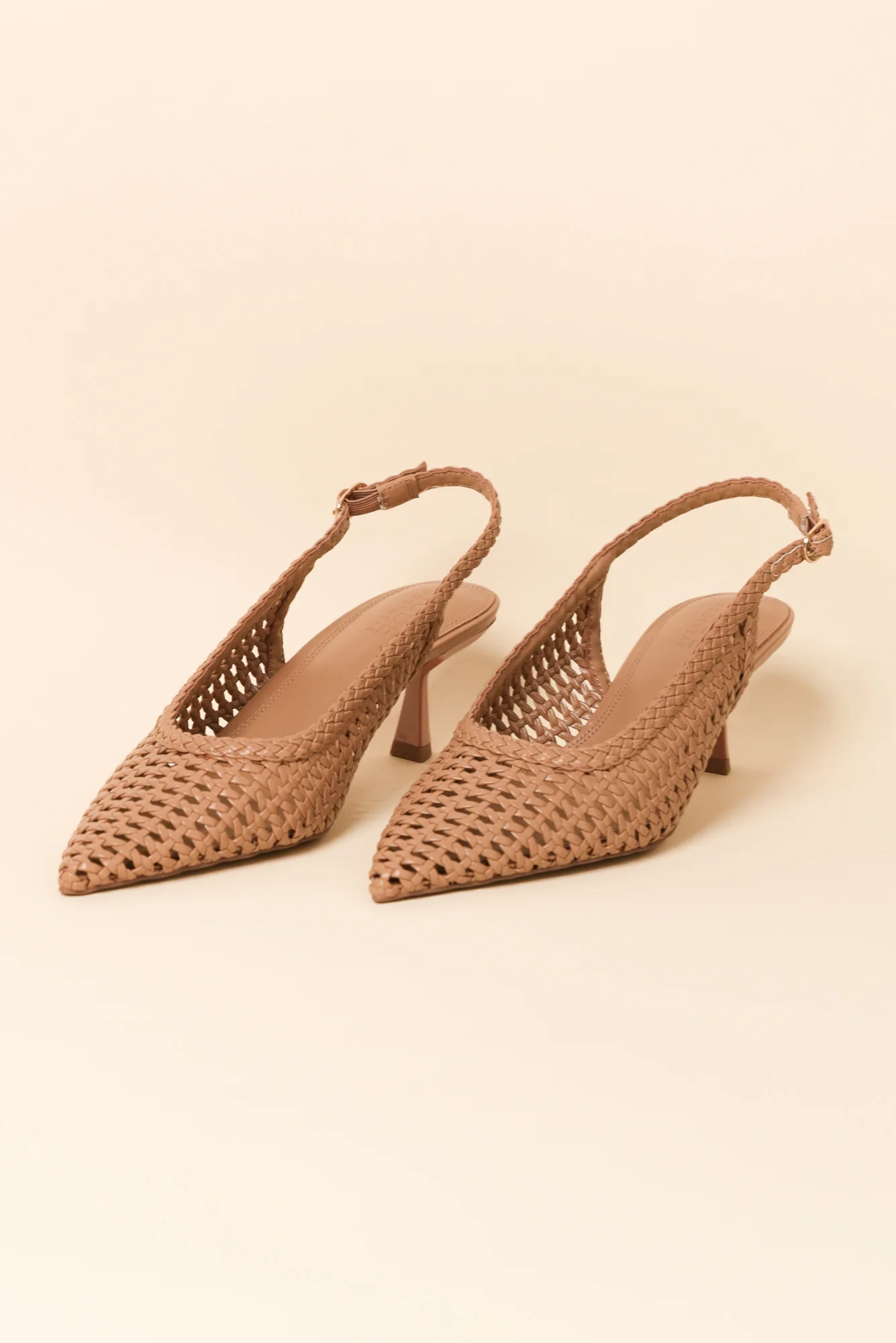Koscuszkio Tan Leather Woven Heel - Image 3