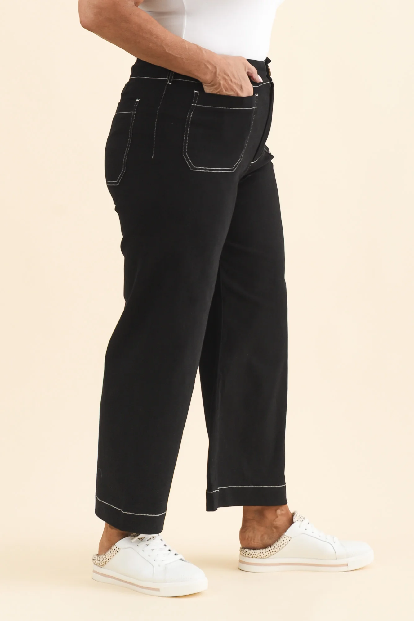 Lenon Black Denim Cropped Jeans - Image 3