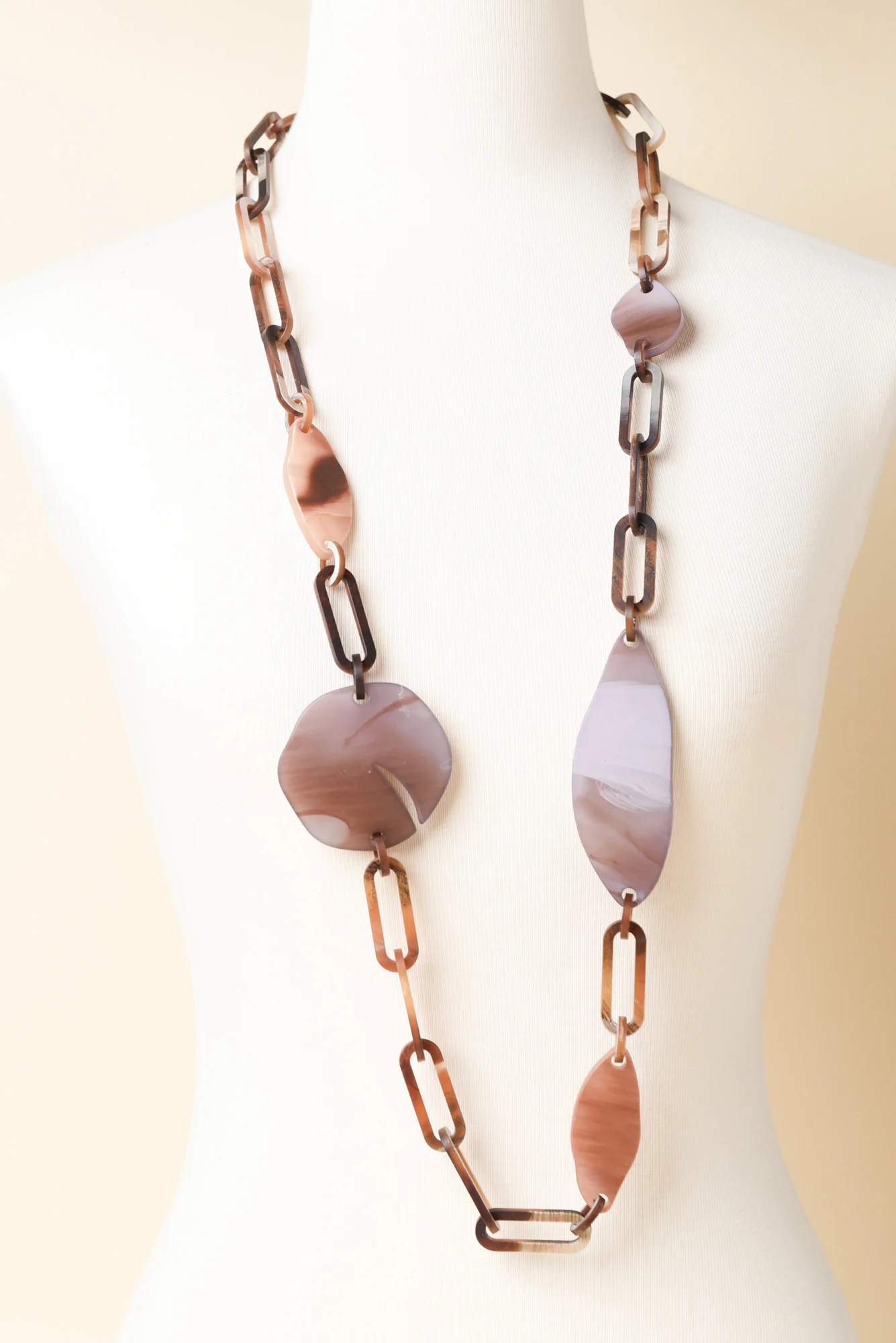 Mackenzie Brown Resin Chain Necklace - Image 2