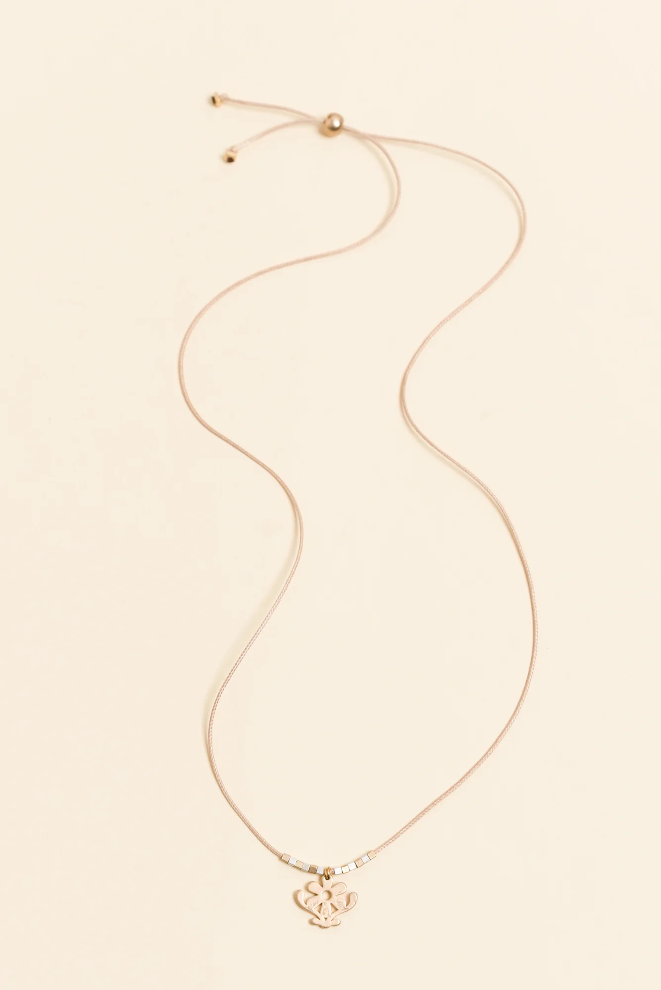 Riya Gold Daisy Pendant Necklace