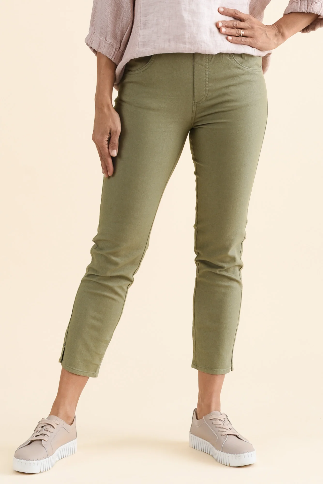 Winslet Khaki 7/8 Pants