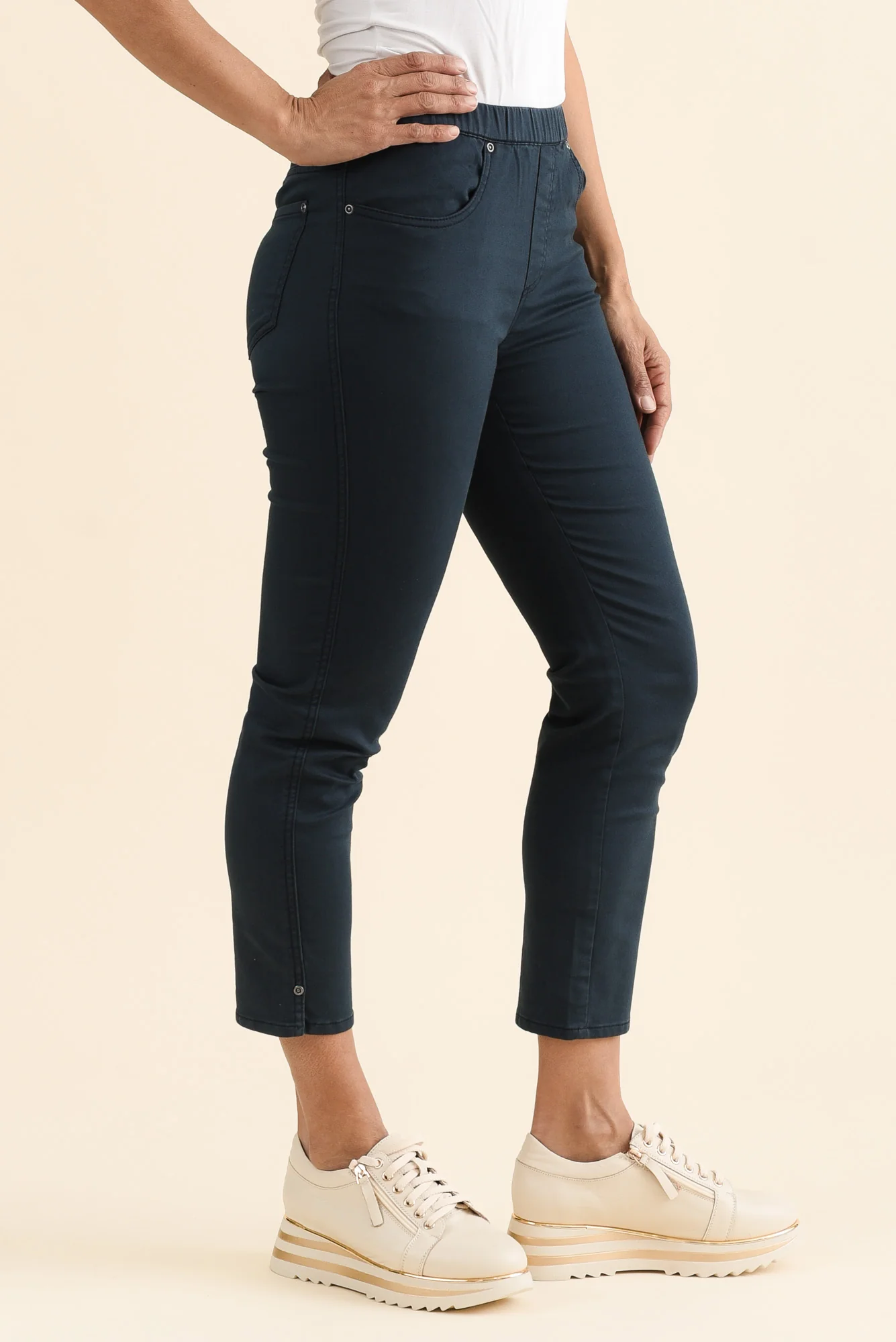 Winslet Navy 7/8 Pants - Image 3